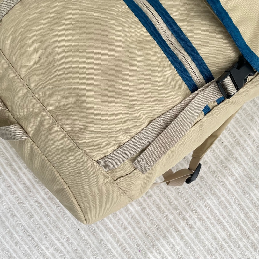 Patagonia Arbor Classic 25L Unisex Beige Backpack - Picture 11 of 11